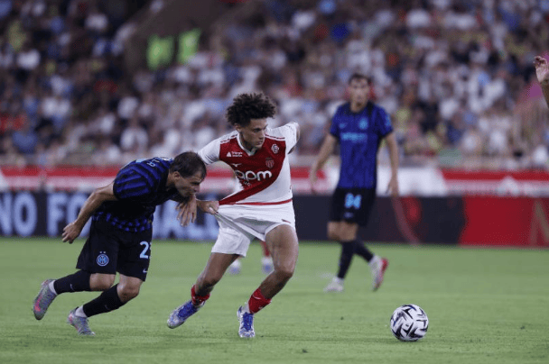 已经与巴黎, 豪门球队也