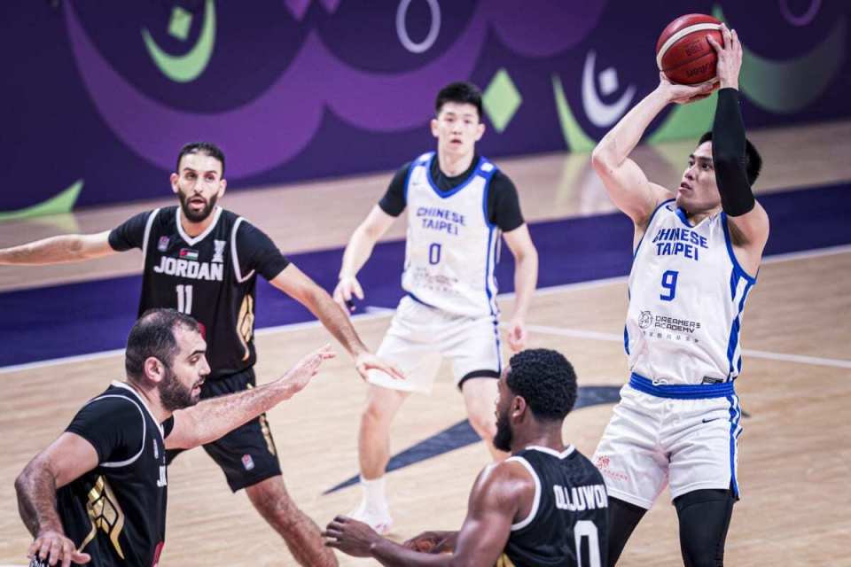 八强席位, 贺丹和林庭