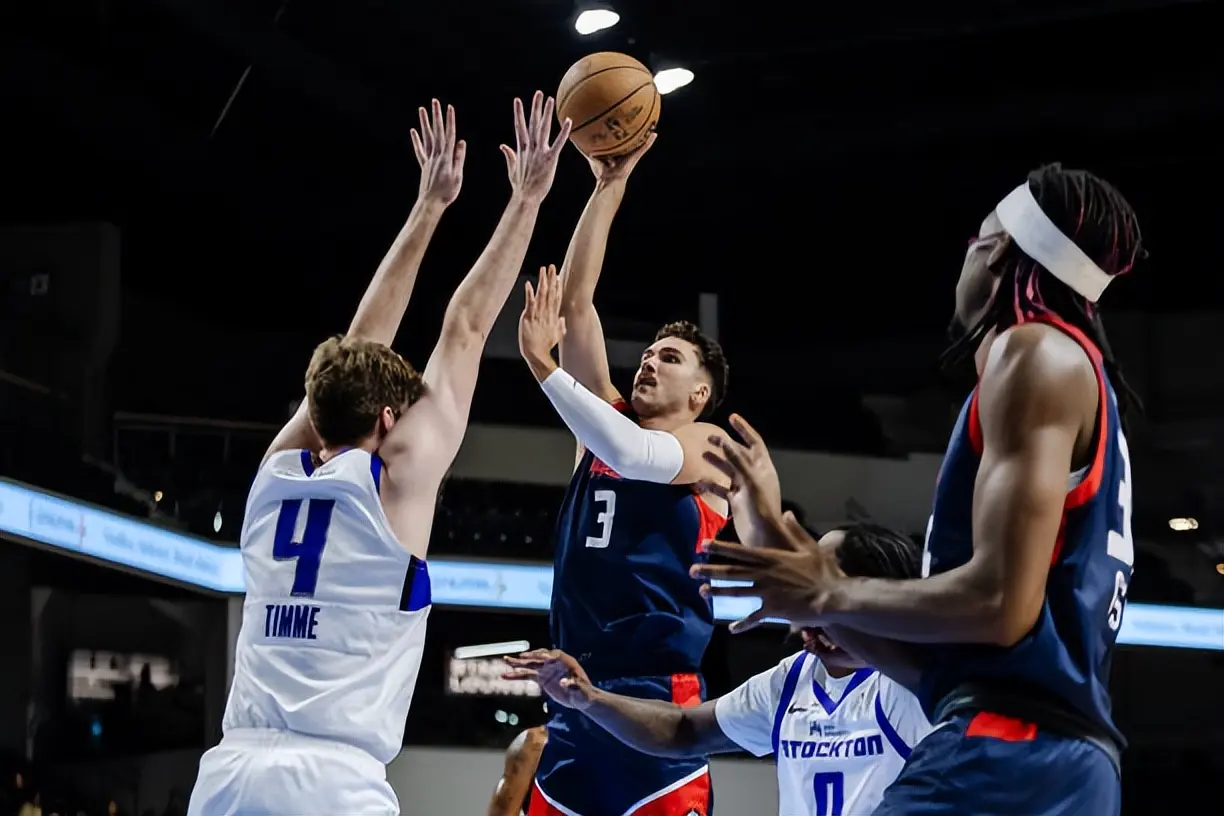 他曾先后在, 卡连特快船