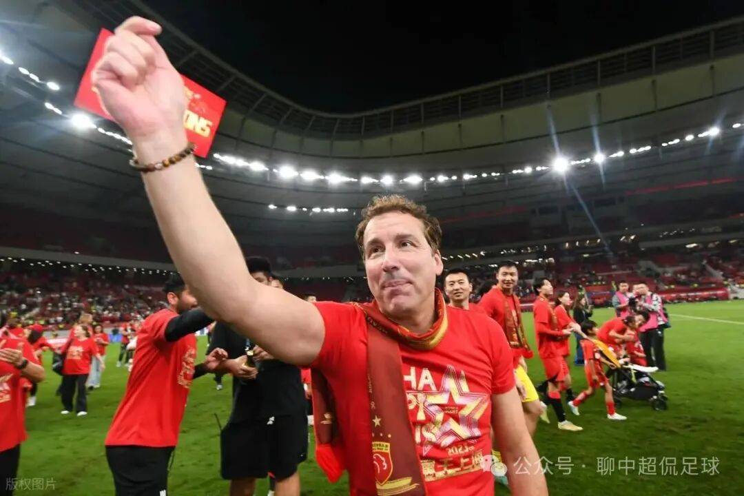 的小国家此, 赛季中, 佩雷拉就是